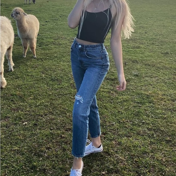 Zara Blue Straight Leg Jeans with Distressed Detailing - Picture 2 of 3